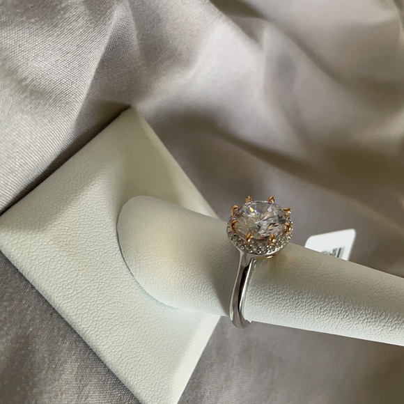 Bella Luce Ring - Picture 4 of 8